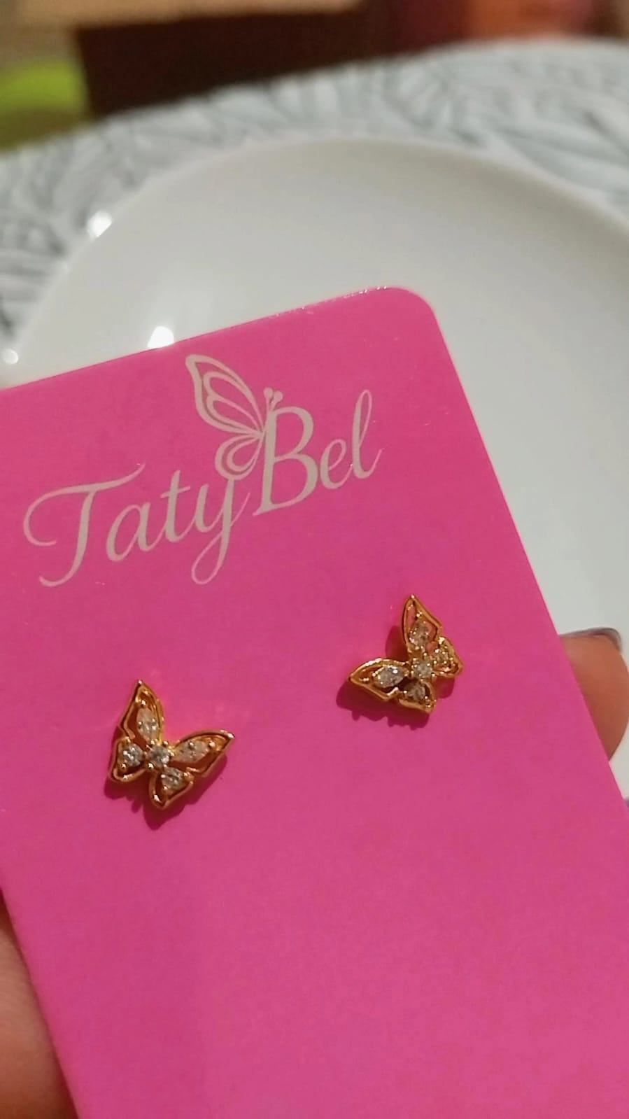 Brinco borboletinha cravejada